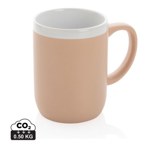 Taza de cerámica con borde blanco