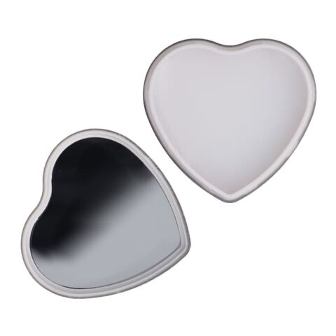 Bálsamo labial metálico plano en forma de corazón Plata | sin montaje de publicidad | no disponible | no disponible