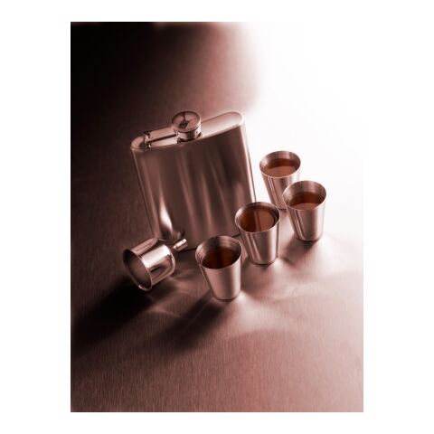 Petaca, 4 vasitos y embudo plata | sin montaje de publicidad | no disponible | no disponible