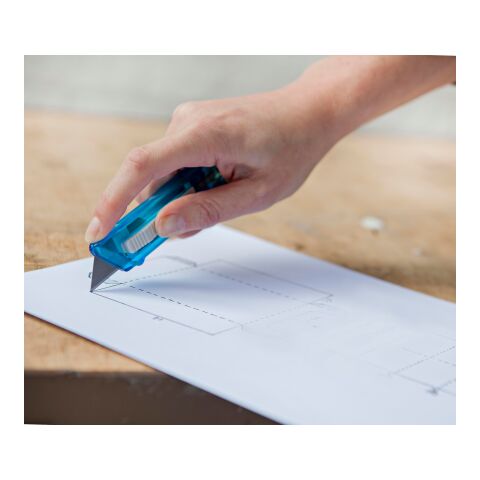 Cutter transparente rojo | sin montaje de publicidad | no disponible | no disponible